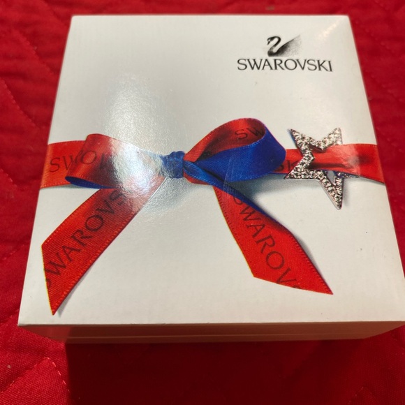 Authentic,signed, Swarovski Starburst brooch. - Picture 5 of 5